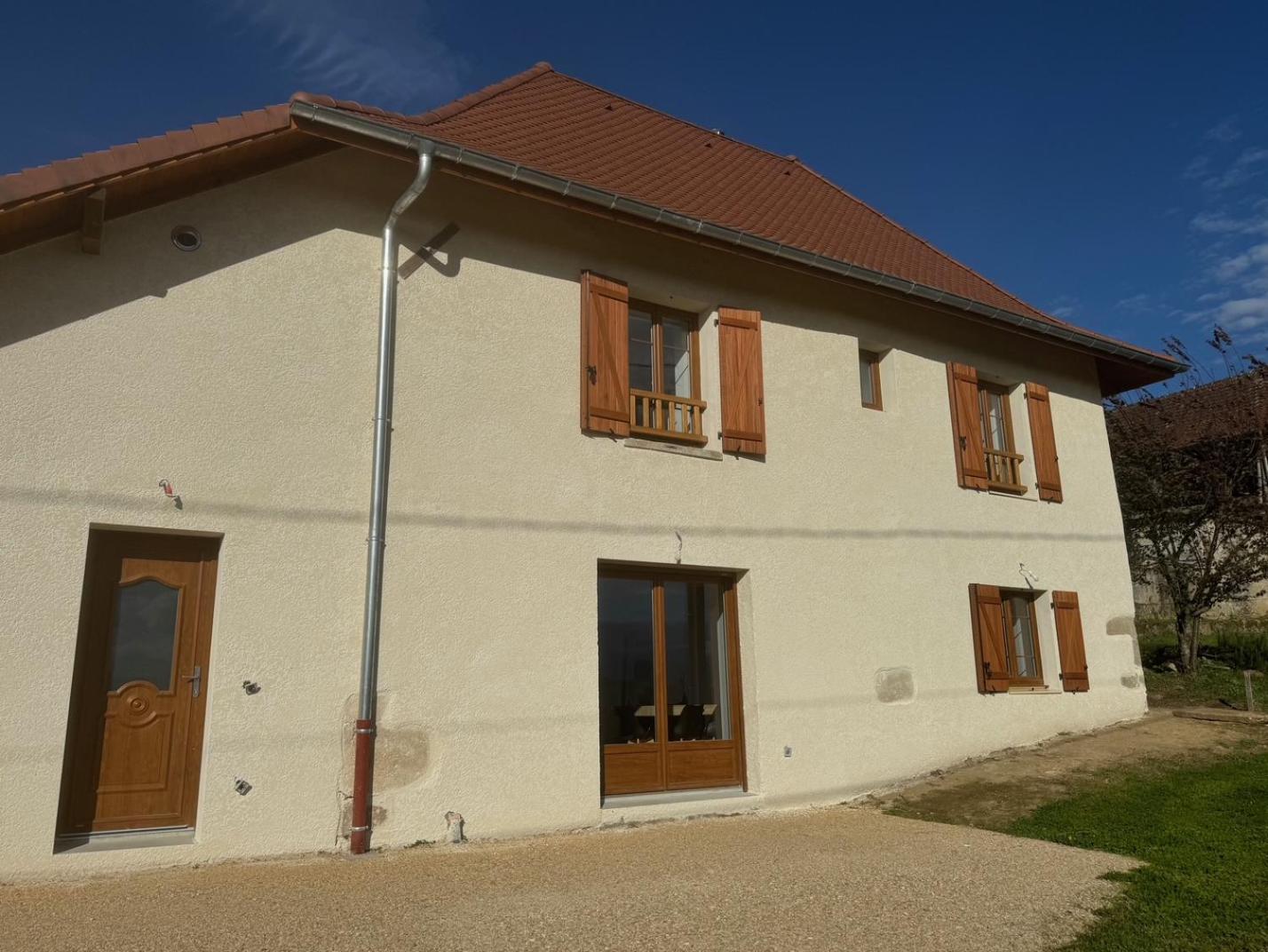 Maison Leonora Saint-Genix-sur-Guiers Exterior photo