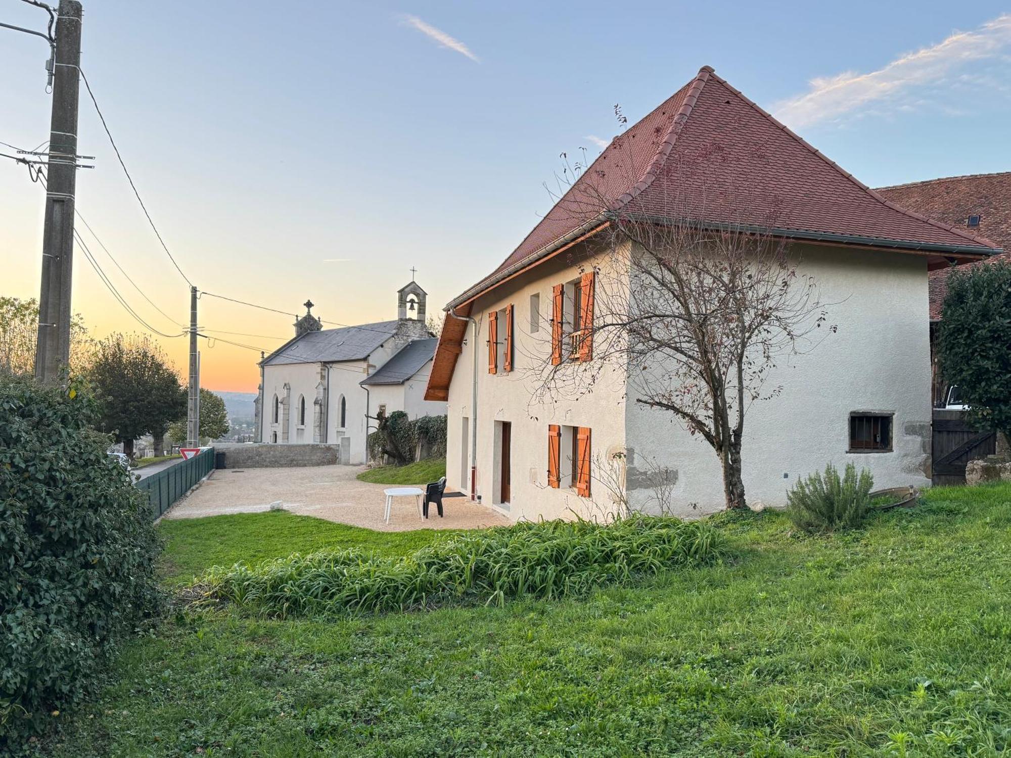 Maison Leonora Saint-Genix-sur-Guiers Exterior photo